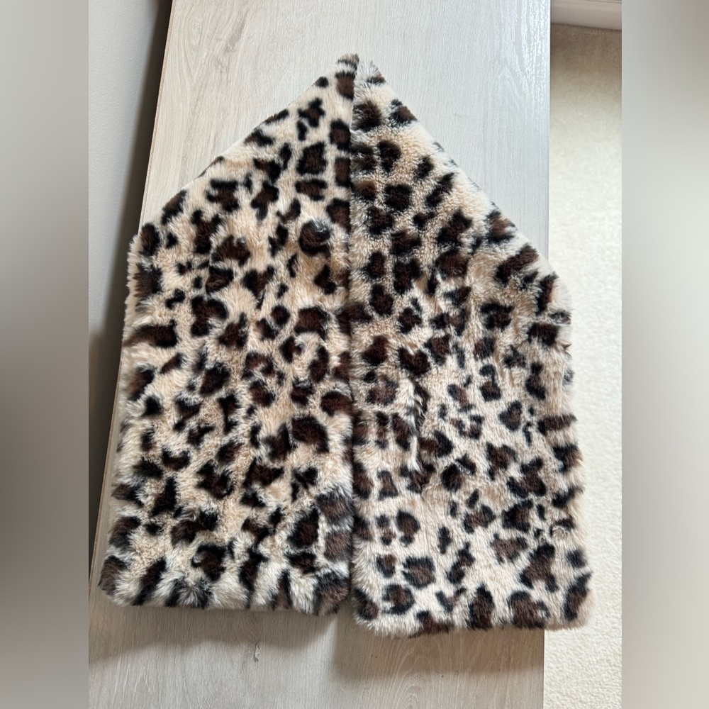 Leopard scarf - Picture 1 of 4